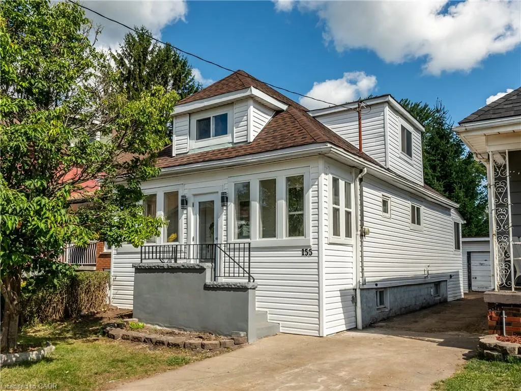 155 Picton Street E