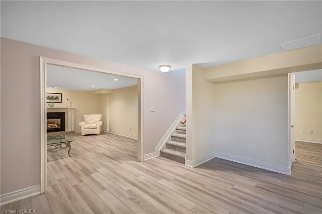16 Featherstone Avenue