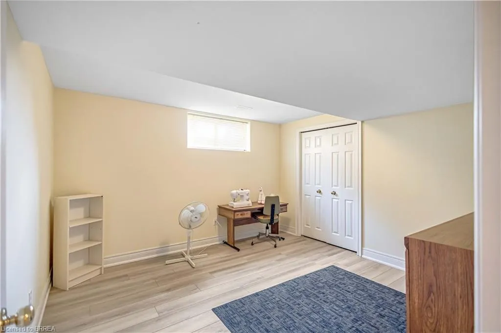 16 Featherstone Avenue
