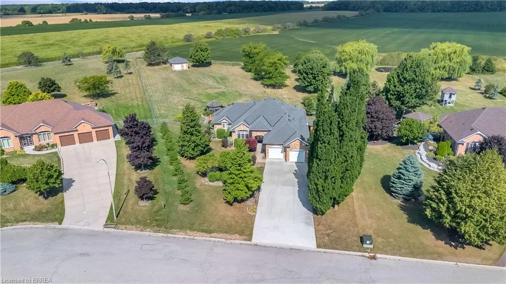 16 Featherstone Avenue