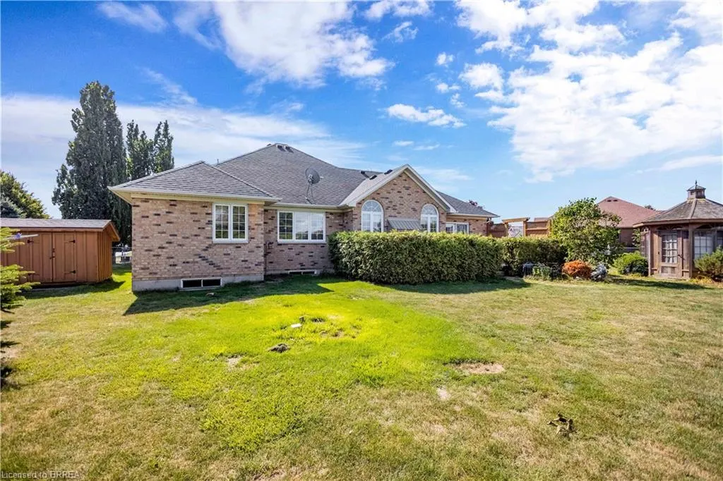16 Featherstone Avenue