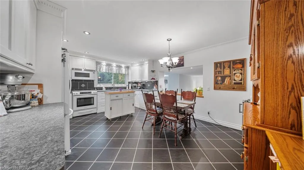 48 Mcgill Road