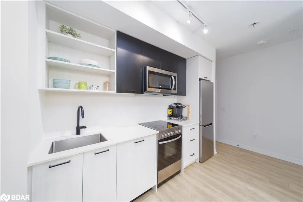 2300 St Clair Avenue West, #118