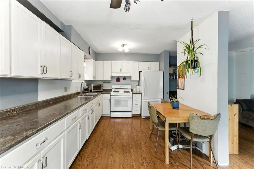 16 Graystone Court