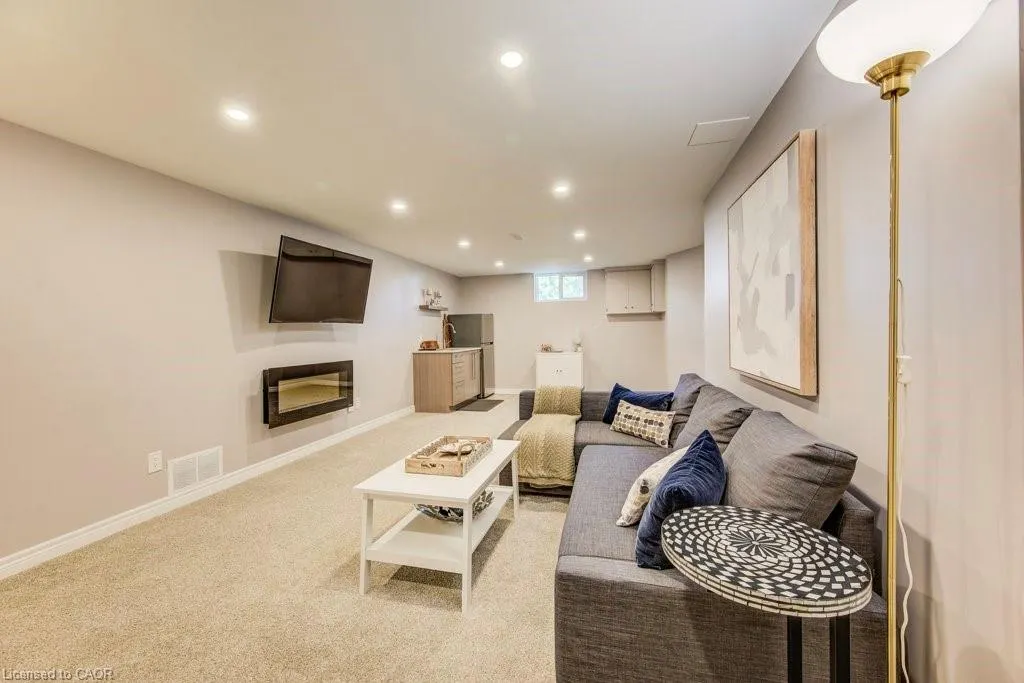 466 Kingsford Place