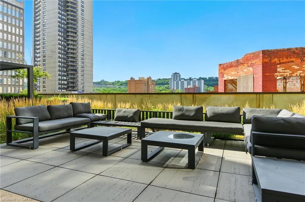 118 King Street E, #523