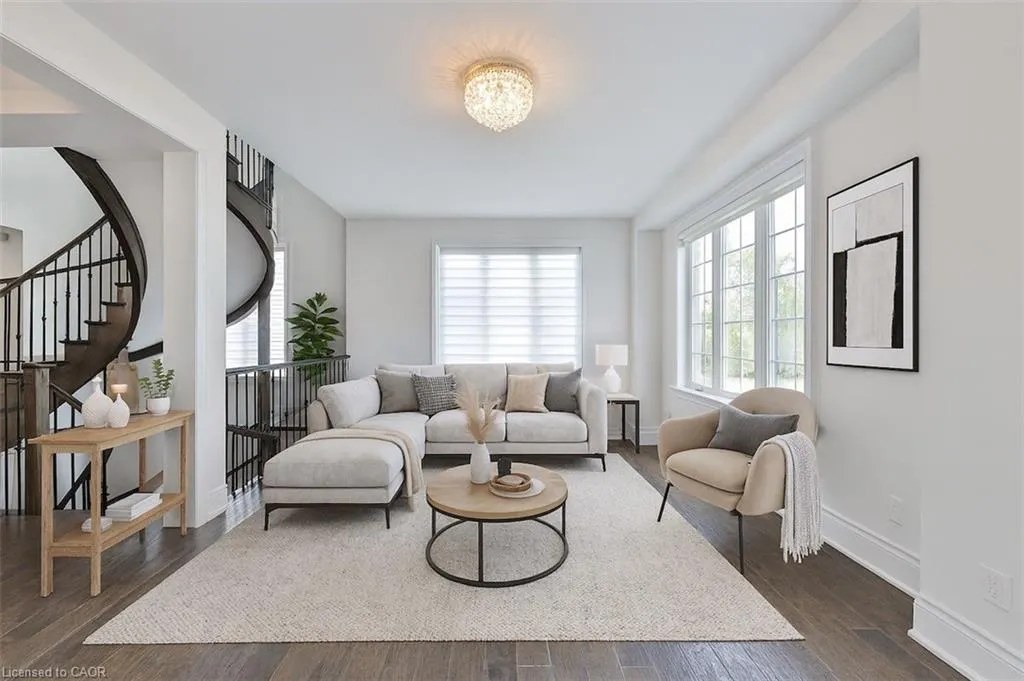 2163 Vineland Crescent