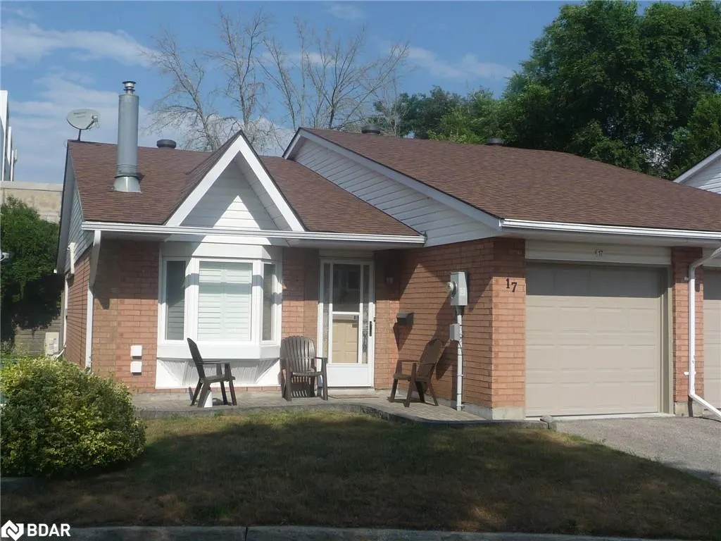 696 King Street, #17