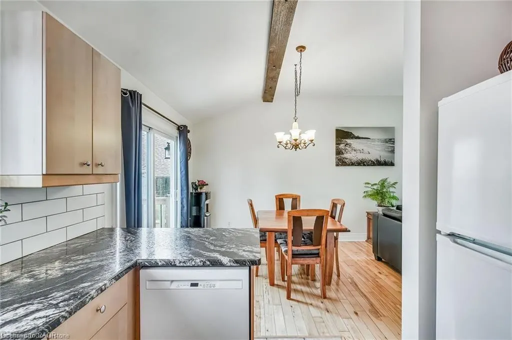 8 Beach Road
