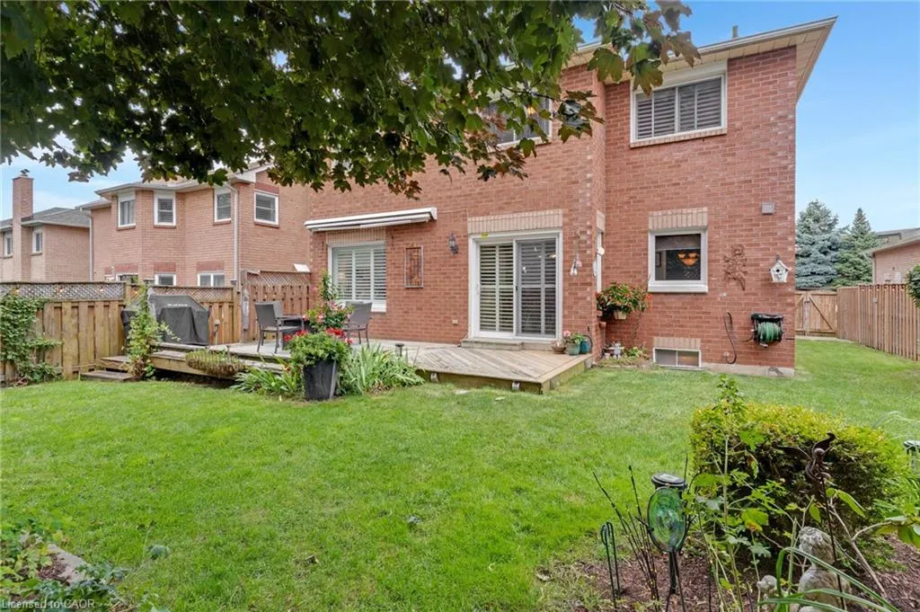 20 Anglerock Drive