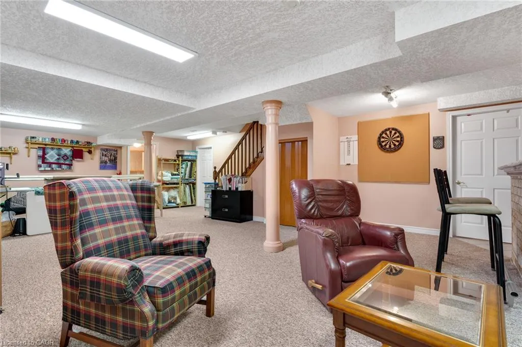 20 Anglerock Drive
