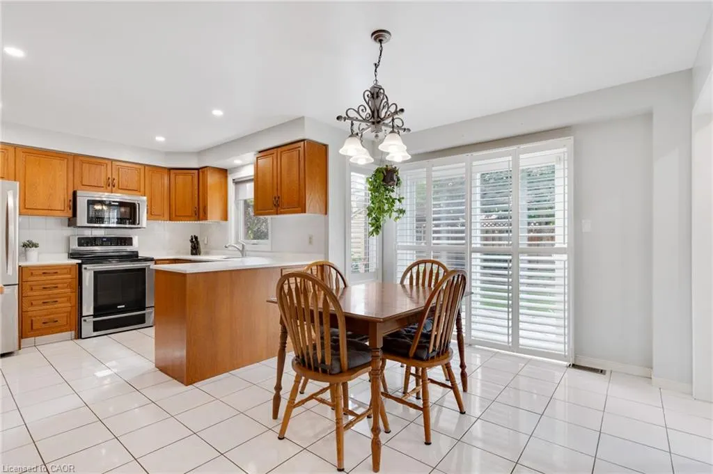 20 Anglerock Drive