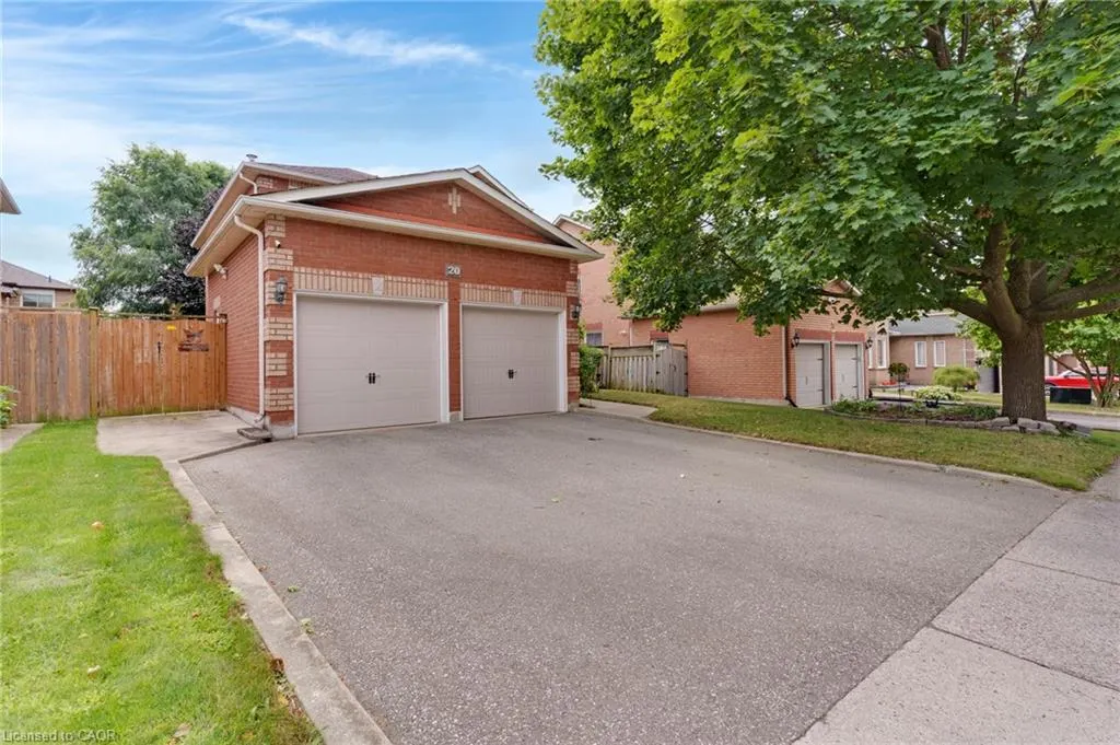 20 Anglerock Drive