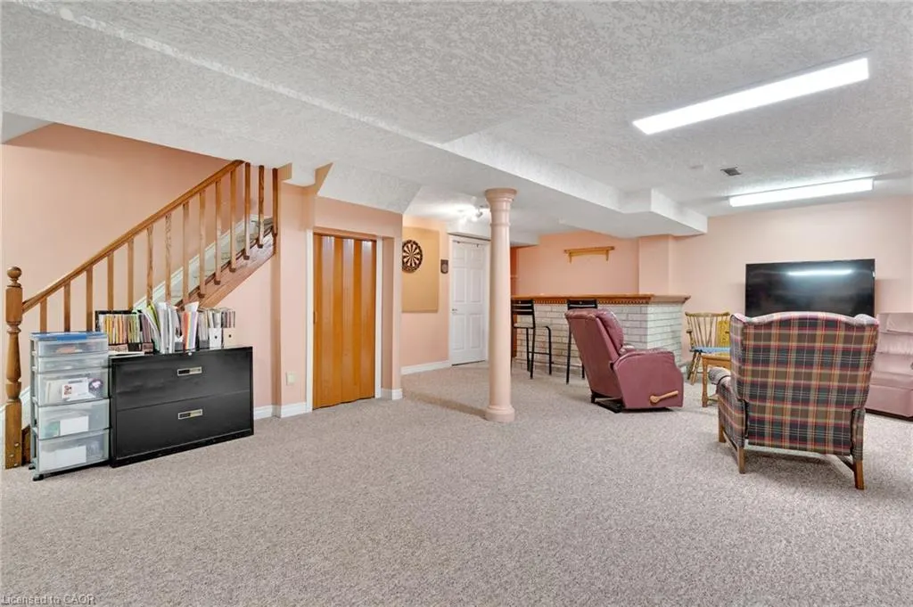 20 Anglerock Drive