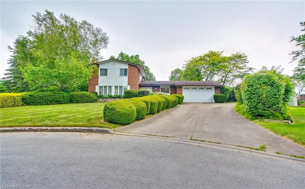 3546 Eton Crescent