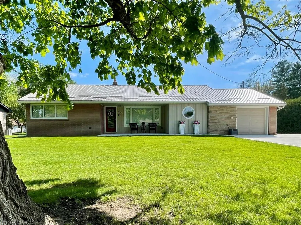 6 Ryerse Crescent