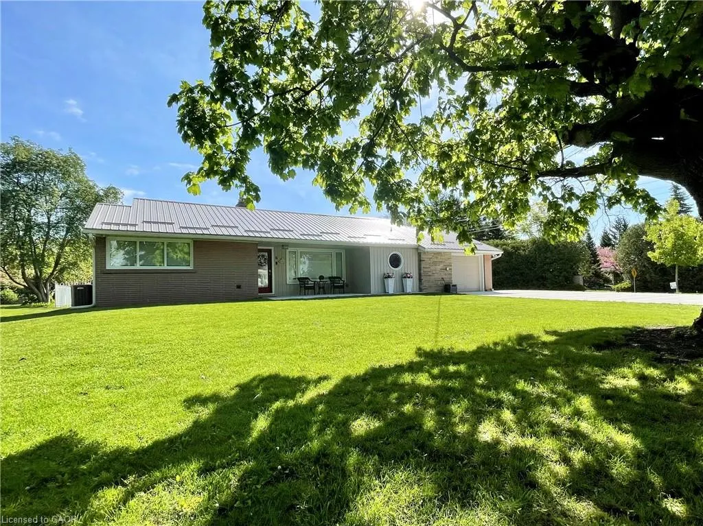 6 Ryerse Crescent