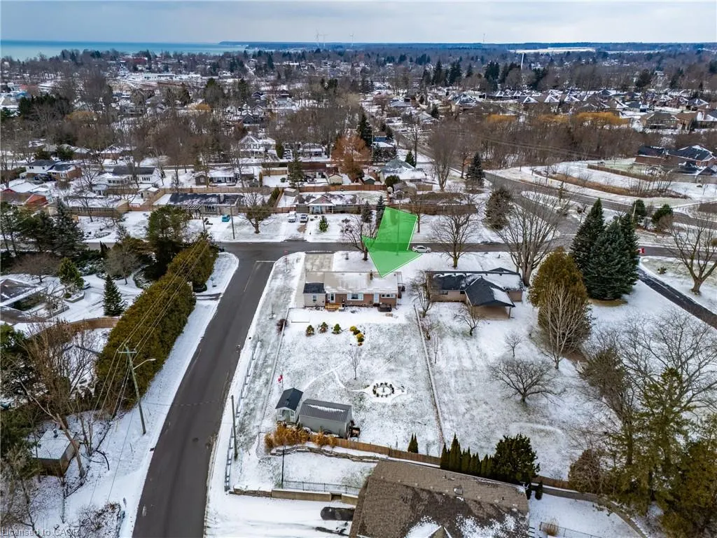 6 Ryerse Crescent