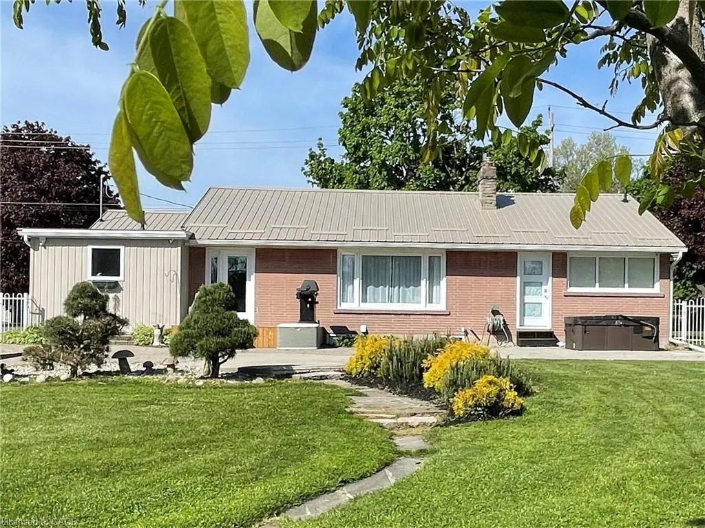 6 Ryerse Crescent