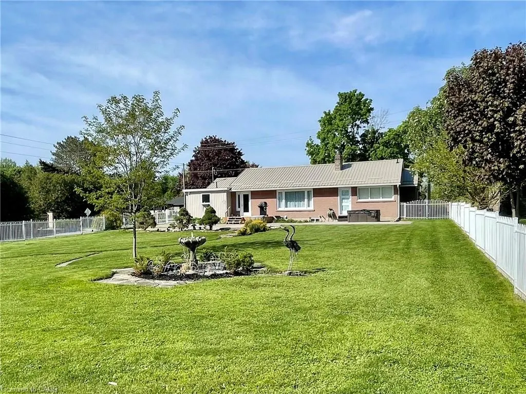 6 Ryerse Crescent