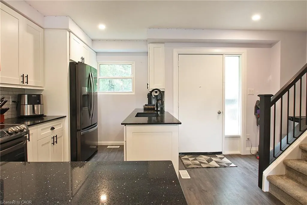 410 Pioneer Drive, #6