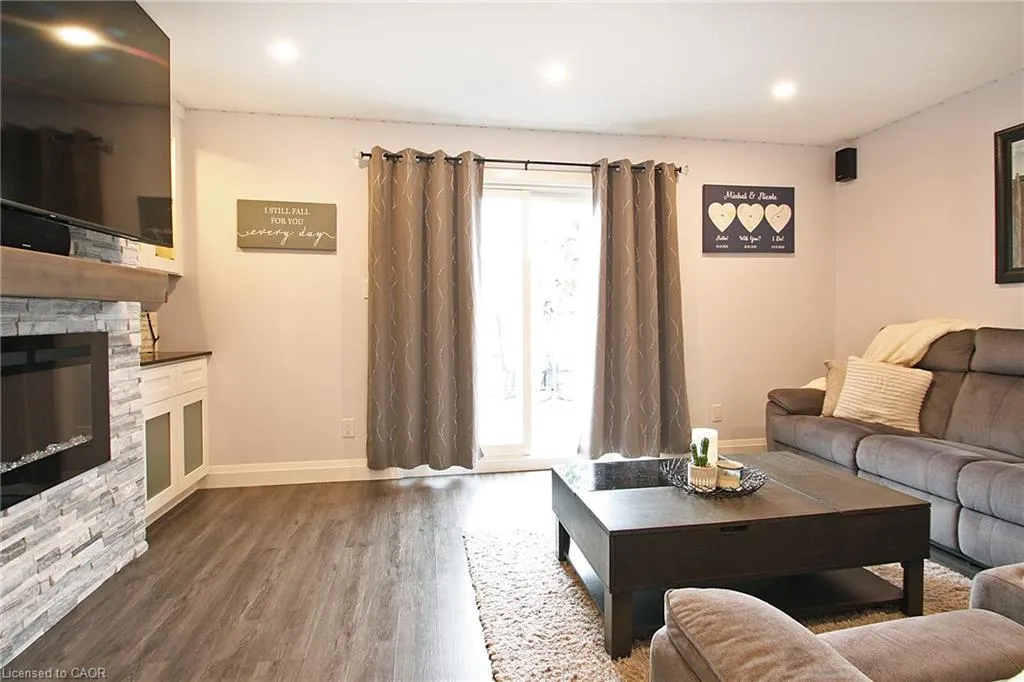 410 Pioneer Drive, #6