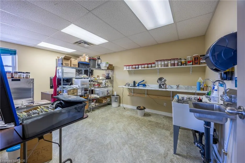 35 Samnah Crescent