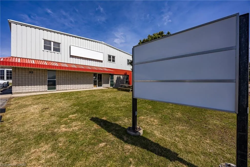 35 Samnah Crescent