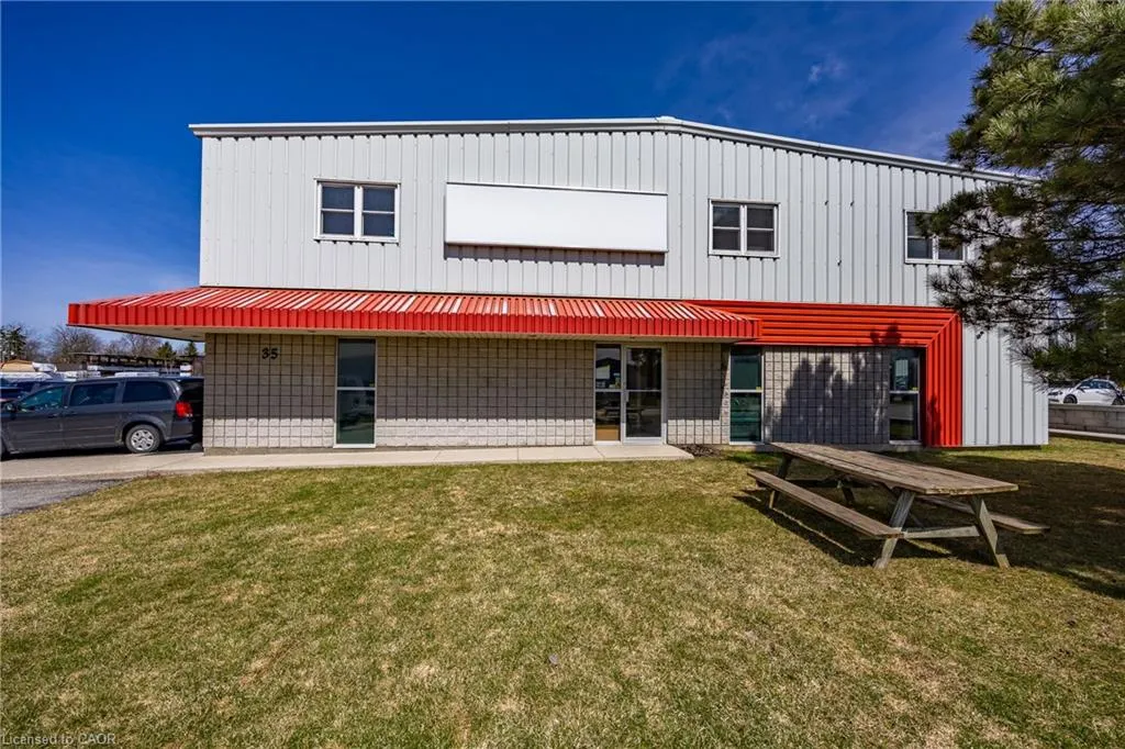 35 Samnah Crescent