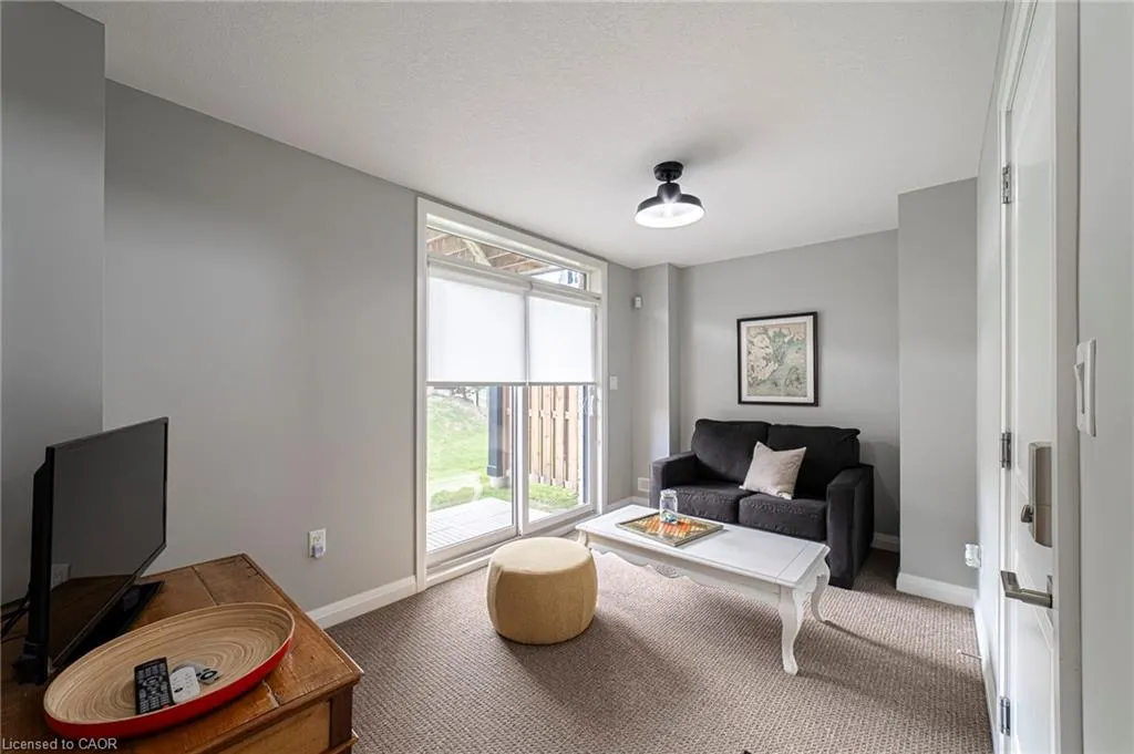 35 Midhurst Heights, #40