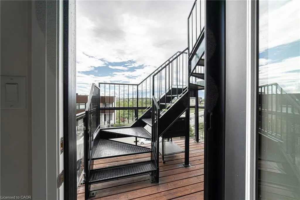 35 Midhurst Heights, #40