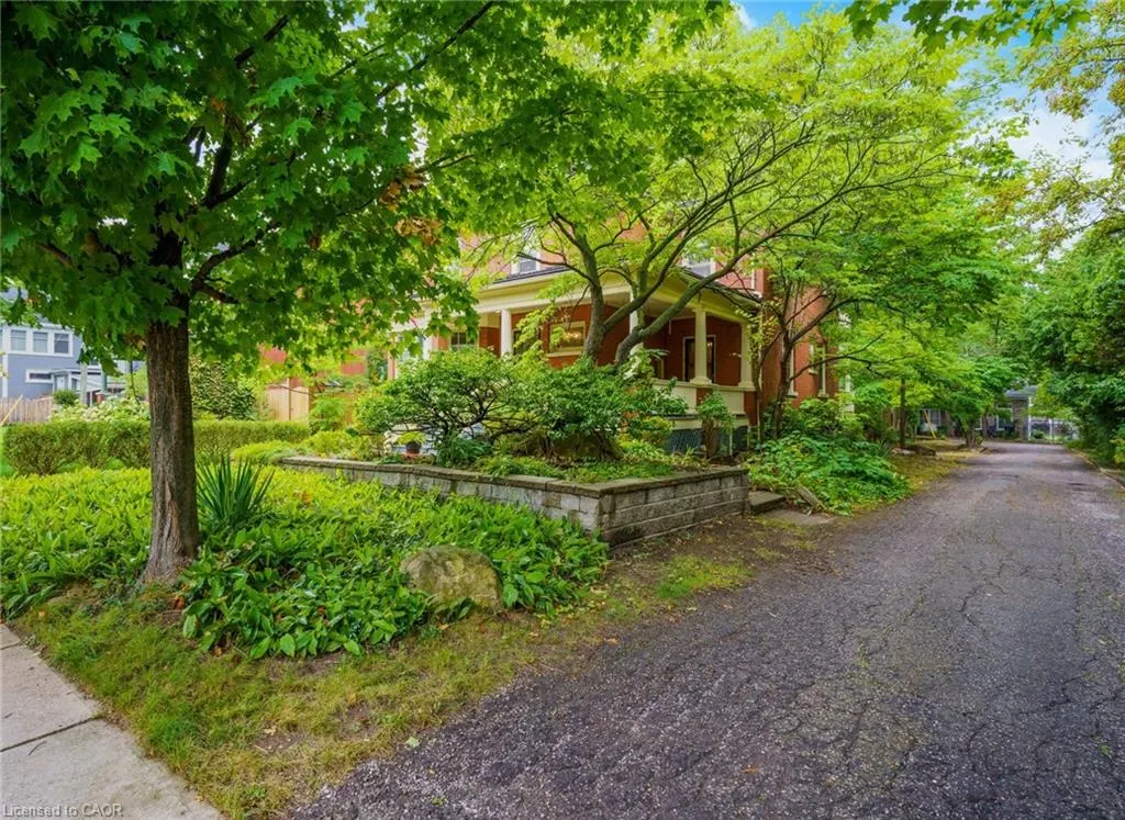36 Wentworth Avenue
