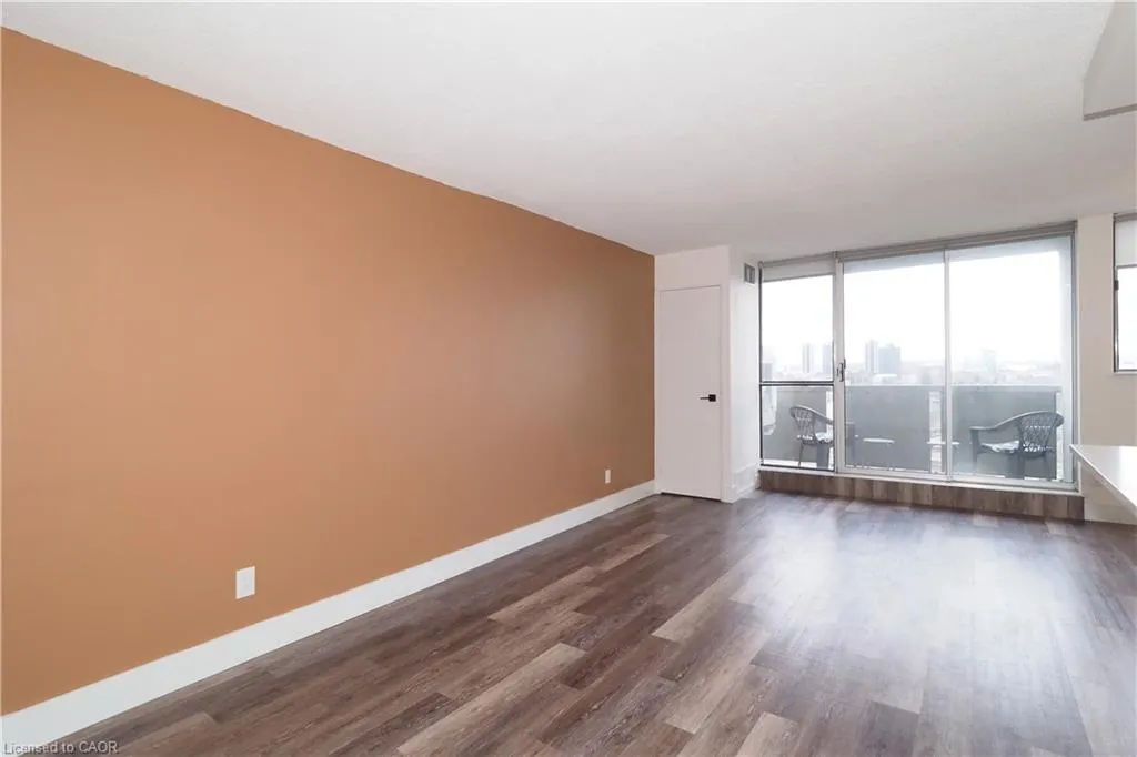 375 King Street N, #1105