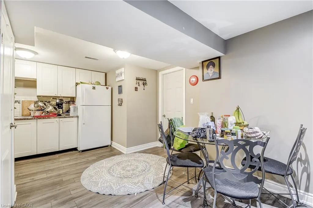 5446 Calvert Place