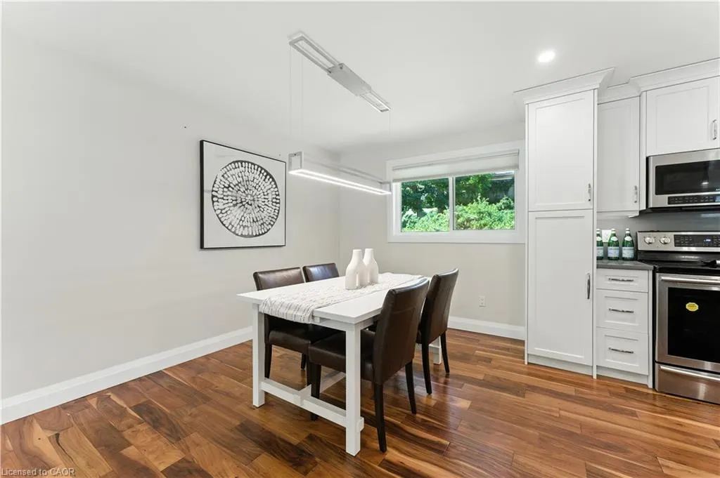 33 Shadywood Crescent