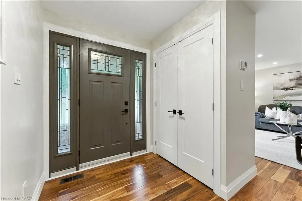 33 Shadywood Crescent