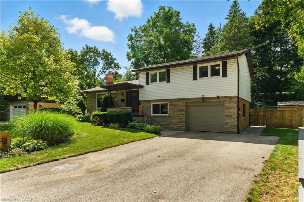 33 Shadywood Crescent