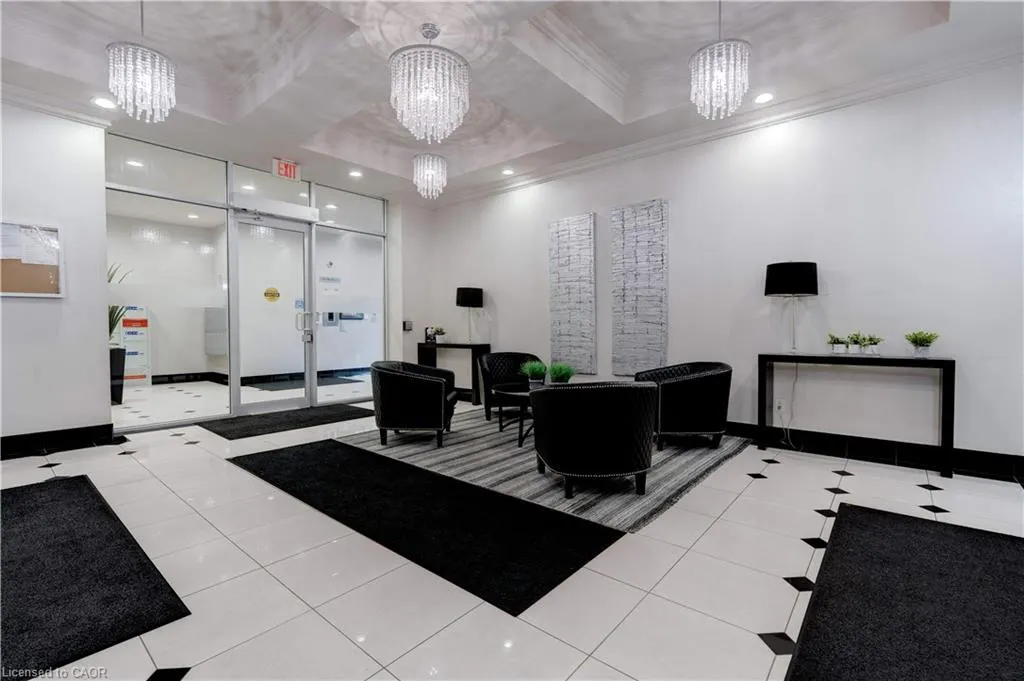 5327 Upper Middle Road, #111