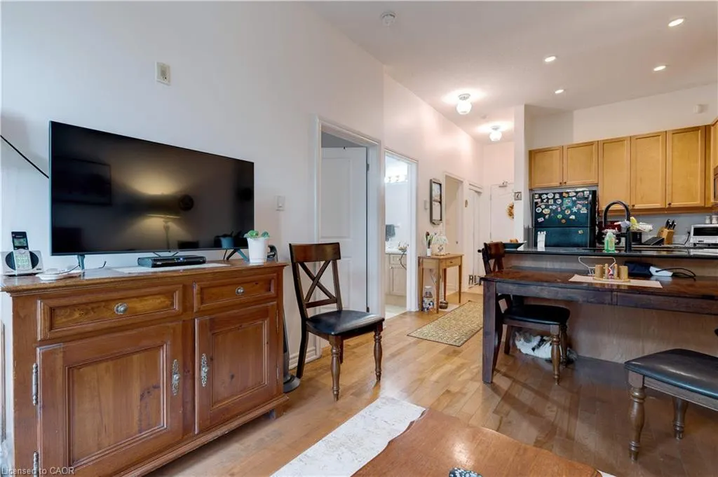 5327 Upper Middle Road, #111