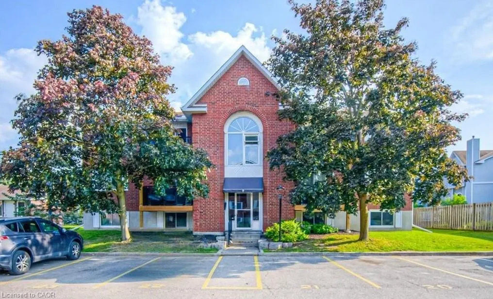 565 Greenfield Avenue, #703