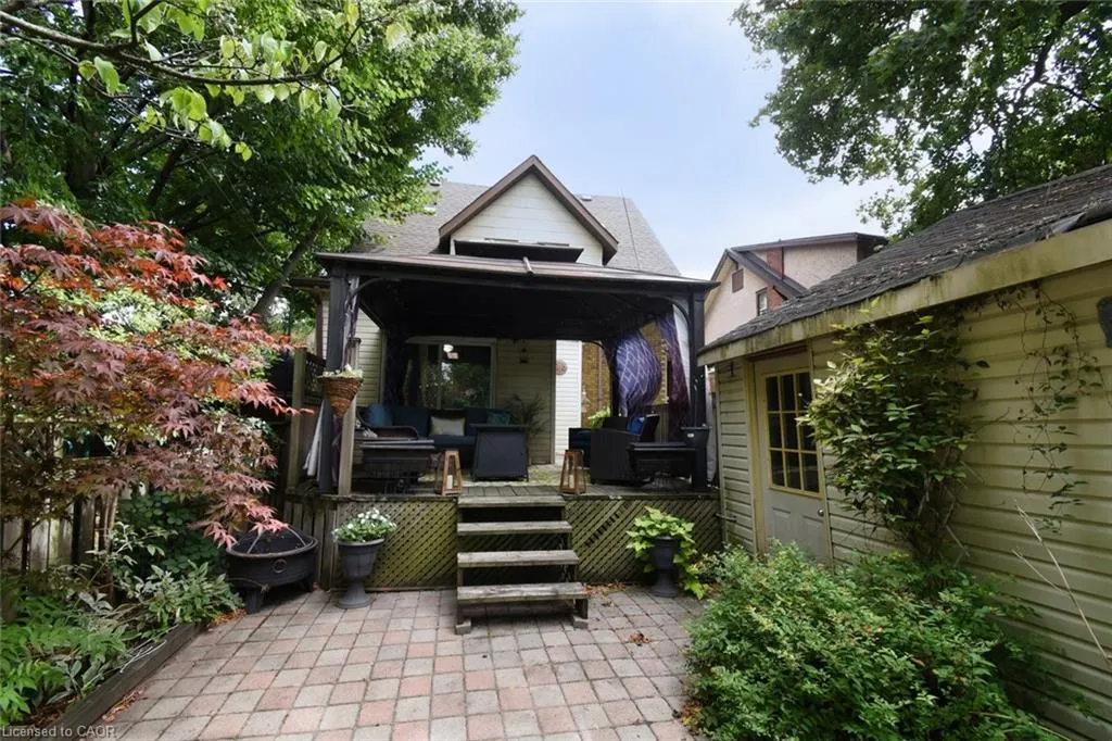 12 Leinster Avenue S