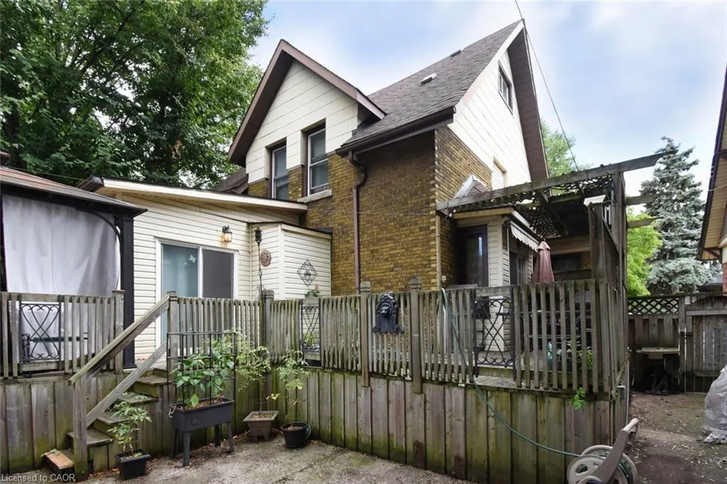 12 Leinster Avenue S