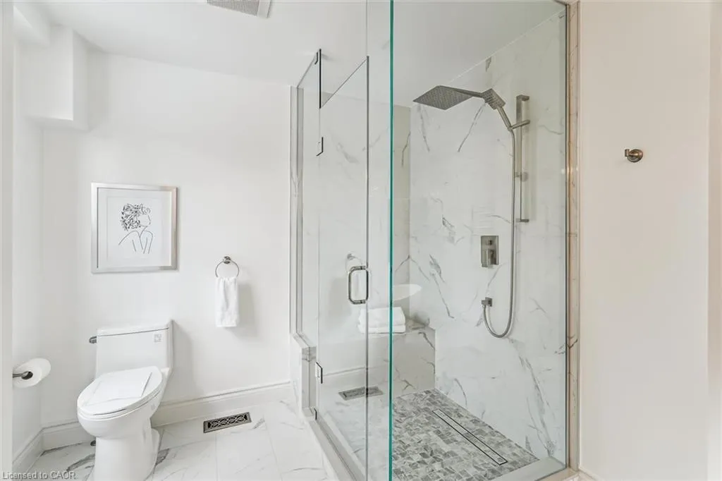 290 Bathurst Street