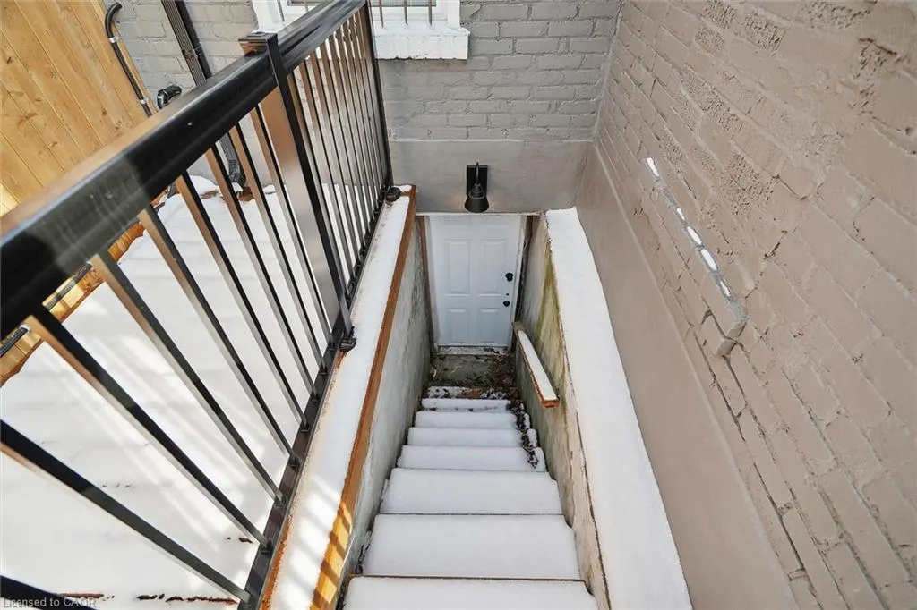 290 Bathurst Street