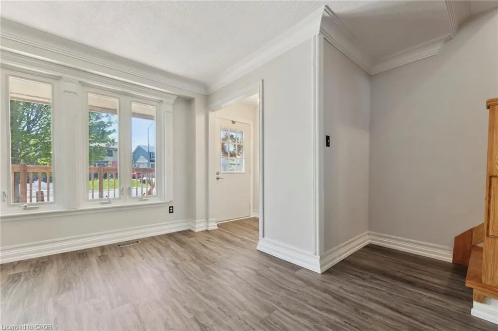 647 Balsam Crescent