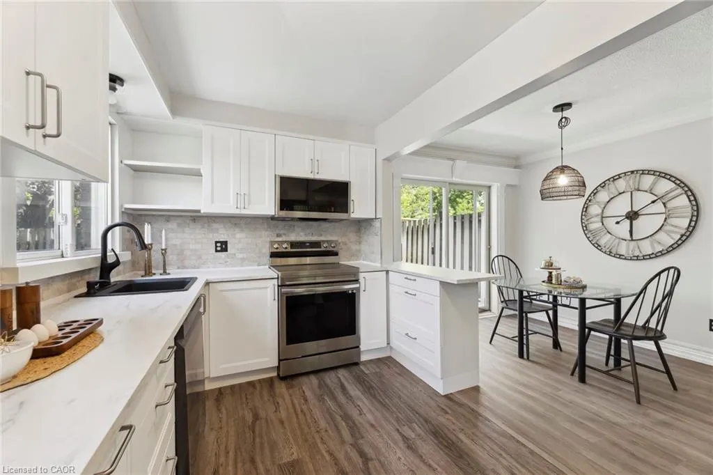 647 Balsam Crescent