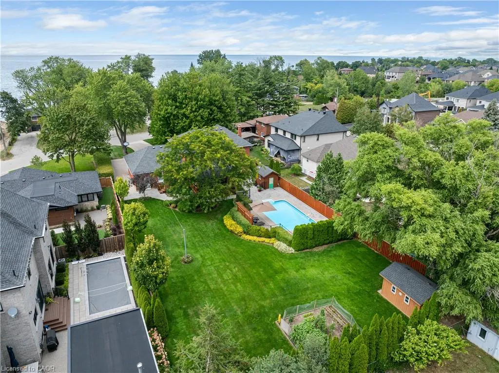 22 Wendakee Drive