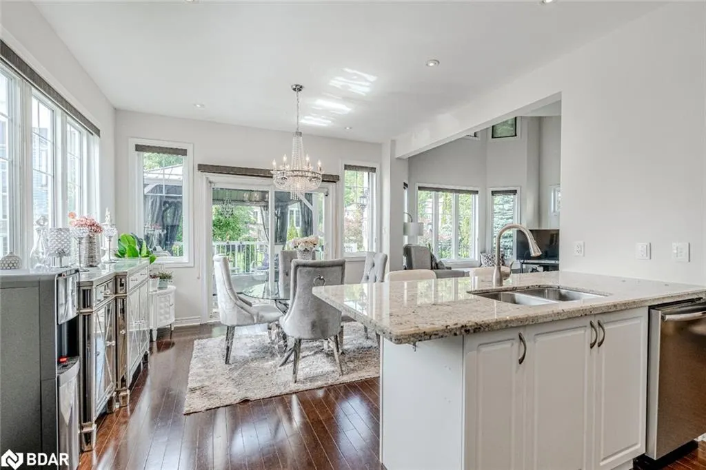 9 Riverwalk Place