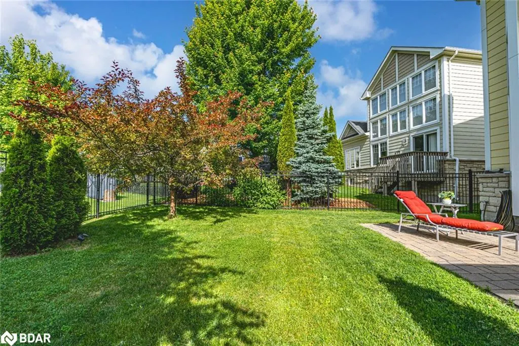 9 Riverwalk Place