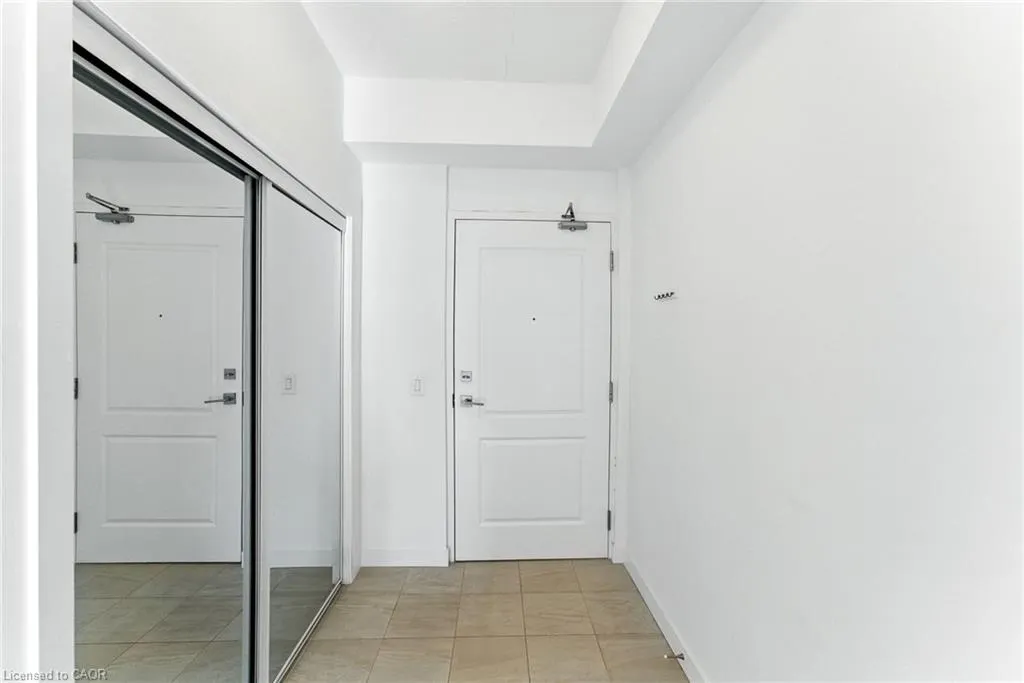 81 Robinson Street, #709